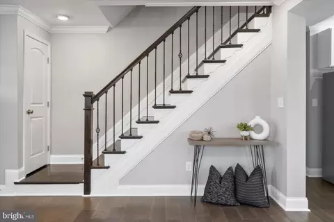 Entry Way - 2901 Edison Hwy, Baltimore, MD 21213 photo 4 of 12