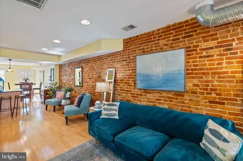 413 Grindall St, Baltimore, MD 21230 photo 4