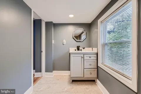 Bath - 1819 Mchenry St, Baltimore, MD 21223 photo 1 of 3