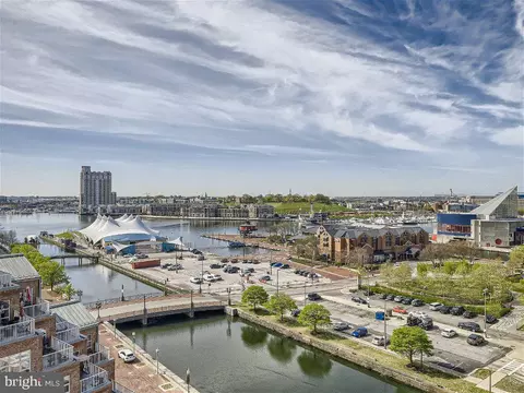 250 President St #806, Baltimore, MD 21202