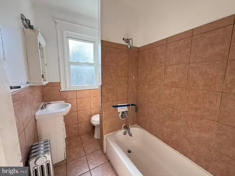 Bath - 3710 Harlem Ave, Baltimore, MD 21229 photo 2 of 2