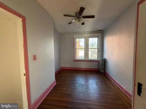 Bedroom - 3710 Harlem Ave, Baltimore, MD 21229 photo 1 of 5
