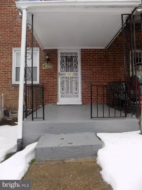 Exterior - 3925 Colborne Rd, Baltimore, MD 21229 photo 2 of 4