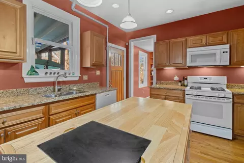 2802 Manhattan Ave, Baltimore, MD 21215 photo 19