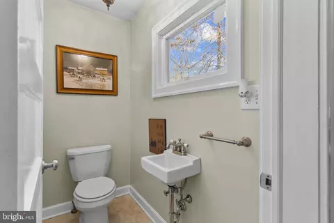 2802 Manhattan Ave, Baltimore, MD 21215 photo 16