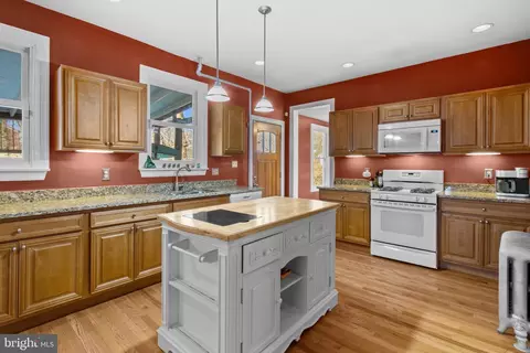 2802 Manhattan Ave, Baltimore, MD 21215 photo 18