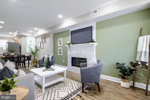 2560 Robb St, Baltimore, MD 21218