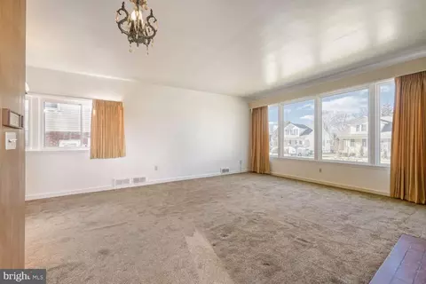 3813 Glen Ave, Baltimore, MD 21215 photo 4