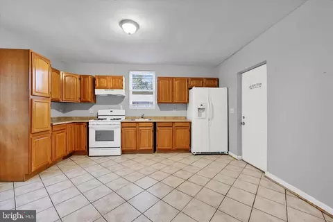 304 S Collins Ave, Baltimore, MD 21229 photo 7