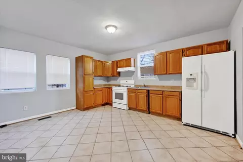 304 S Collins Ave, Baltimore, MD 21229 photo 6