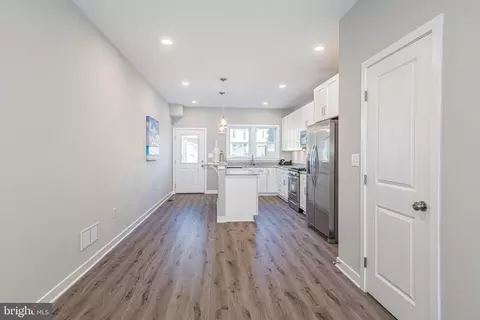 Entry Way - 1335 Division St, Baltimore, MD 21217 photo 5 of 7