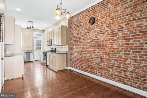 Entry Way - 3259 E Baltimore St, Baltimore, MD 21224 photo 5 of 15
