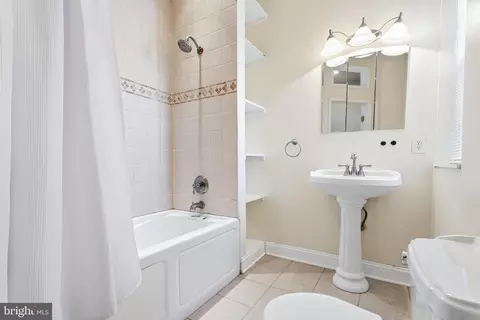 Bath - 3259 E Baltimore St, Baltimore, MD 21224 photo 3 of 4