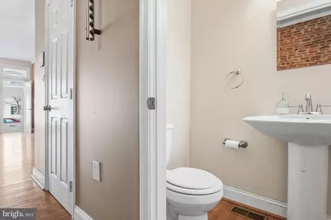 Entry Way - 3259 E Baltimore St, Baltimore, MD 21224 photo 7 of 15