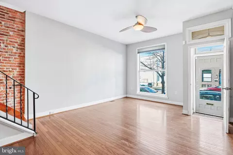 Living - 3259 E Baltimore St, Baltimore, MD 21224 photo 2 of 3