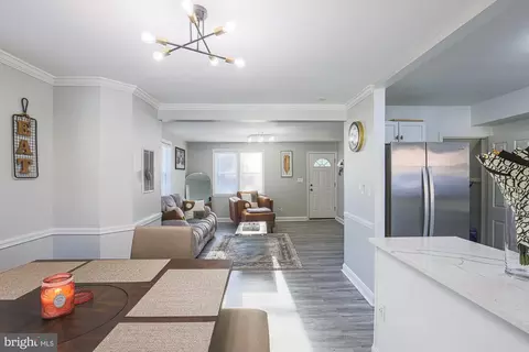 Entry Way - 3802 Echodale Ave, Baltimore, MD 21206 photo 8 of 14