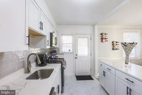 Kitchen - 3802 Echodale Ave, Baltimore, MD 21206 photo 4 of 6
