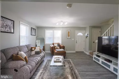 Entry Way - 3802 Echodale Ave, Baltimore, MD 21206 photo 2 of 14