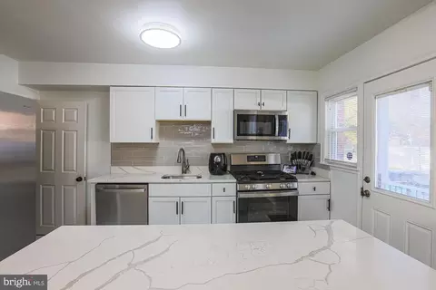 Kitchen - 3802 Echodale Ave, Baltimore, MD 21206 photo 6 of 6