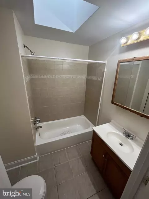 Bath - 1634 Chilton St, Baltimore, MD 21218 photo 1 of 1