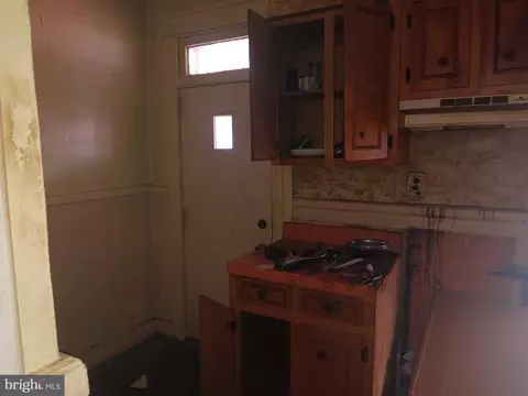Entry Way - 2908 Baker St, Baltimore, MD 21216 photo 5 of 6
