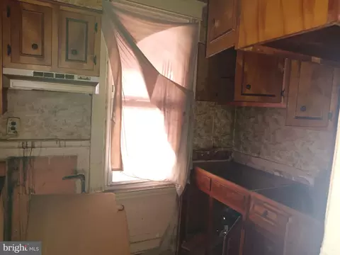 Entry Way - 2908 Baker St, Baltimore, MD 21216 photo 6 of 6