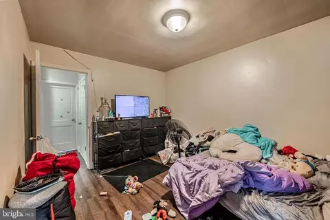 Bedroom - 3626 Lyndale Ave, Baltimore, MD 21213 photo 2 of 8