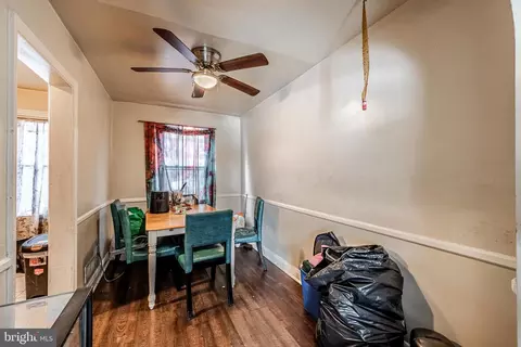 Entry Way - 3626 Lyndale Ave, Baltimore, MD 21213 photo 3 of 5