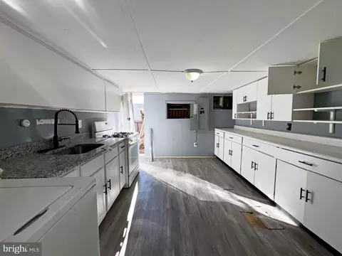 1687 Darley Ave, Baltimore, MD 21213 photo 22