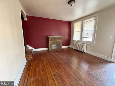 Living - 3323 Kenyon Ave, Baltimore, MD 21213 photo 1 of 5