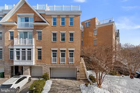 1225 Harbor Island Walk, Baltimore, MD 21230
