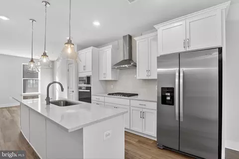 2717 Light St, Baltimore, MD 21230