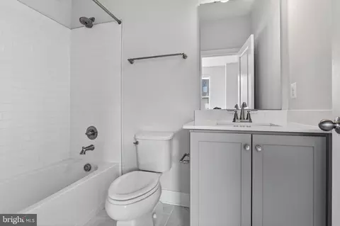 Entry Way - 2719 Light St, Baltimore, MD 21230 photo 6 of 8