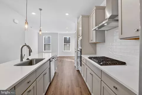 Entry Way - 2719 Light St, Baltimore, MD 21230 photo 1 of 8