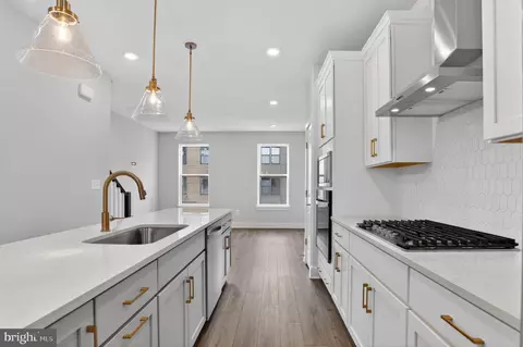 2727 Light St, Baltimore, MD 21230