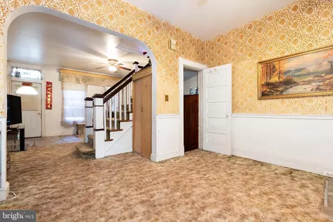 Entry Way - 505 E 35th St, Baltimore, MD 21218 photo 7 of 12