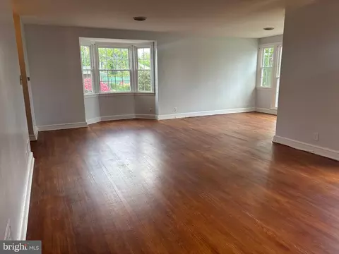 Living - 5913 Wakehurst Way, Baltimore, MD 21239 photo 4 of 5
