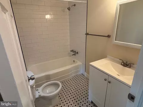 Bath - 5913 Wakehurst Way, Baltimore, MD 21239 photo 2 of 3