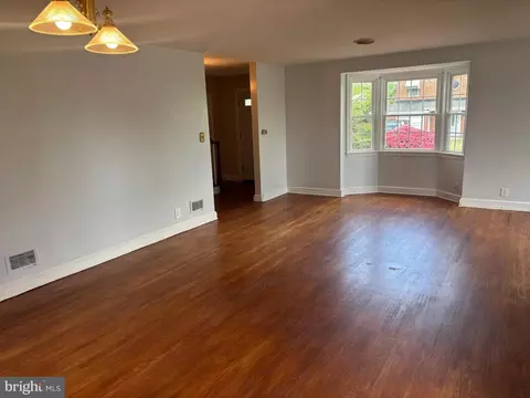 Living - 5913 Wakehurst Way, Baltimore, MD 21239 photo 3 of 5