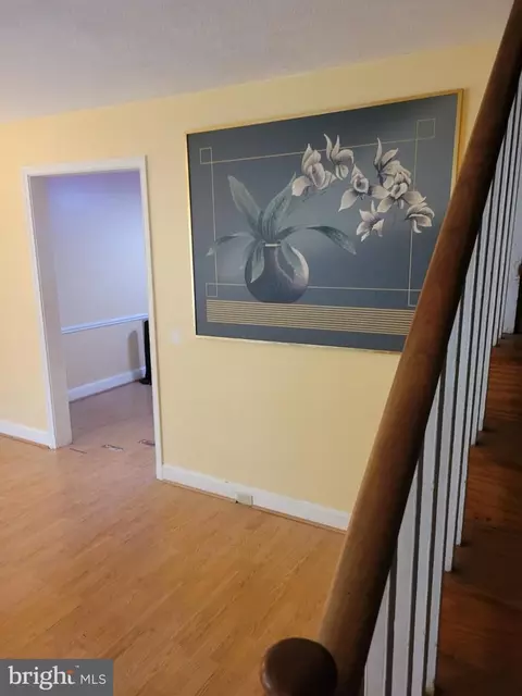Entry Way - 918 Argonne Dr, Baltimore, MD 21218 photo 2 of 3