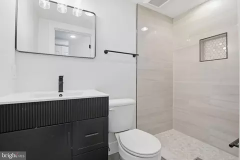 Bath - 1742 E Oliver St, Baltimore, MD 21213 photo 3 of 3