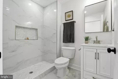 Bath - 1742 E Oliver St, Baltimore, MD 21213 photo 1 of 3