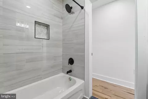 Entry Way - 1742 E Oliver St, Baltimore, MD 21213 photo 7 of 8