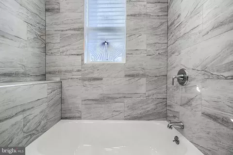 Bath - 3953 Wilsby Ave, Baltimore, MD 21218 photo 3 of 5