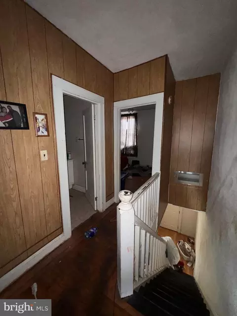 Entry Way - 2728 Pelham Ave, Baltimore, MD 21213 photo 3 of 4