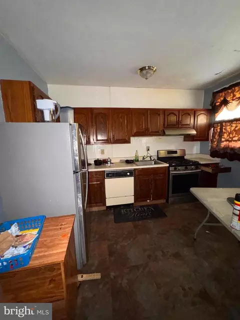 Kitchen - 2728 Pelham Ave, Baltimore, MD 21213 photo 1 of 1