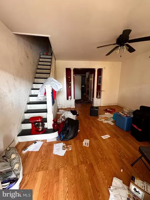 Entry Way - 2728 Pelham Ave, Baltimore, MD 21213 photo 1 of 4