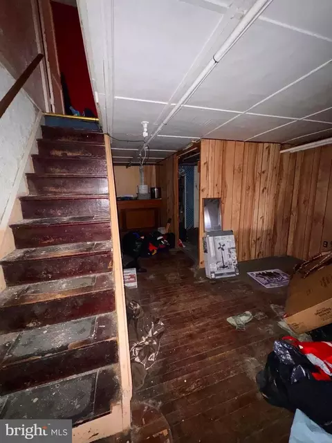 Entry Way - 2728 Pelham Ave, Baltimore, MD 21213 photo 4 of 4