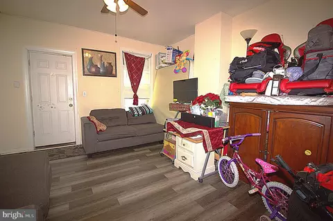 Entry Way - 3614 2nd St, Baltimore, MD 21225 photo 1 of 3