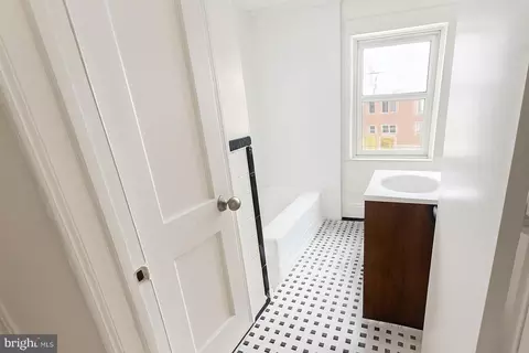 3733 Ravenwood Ave, Baltimore, MD 21213